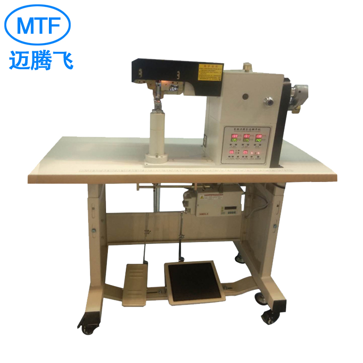  Gluing and beating machine 